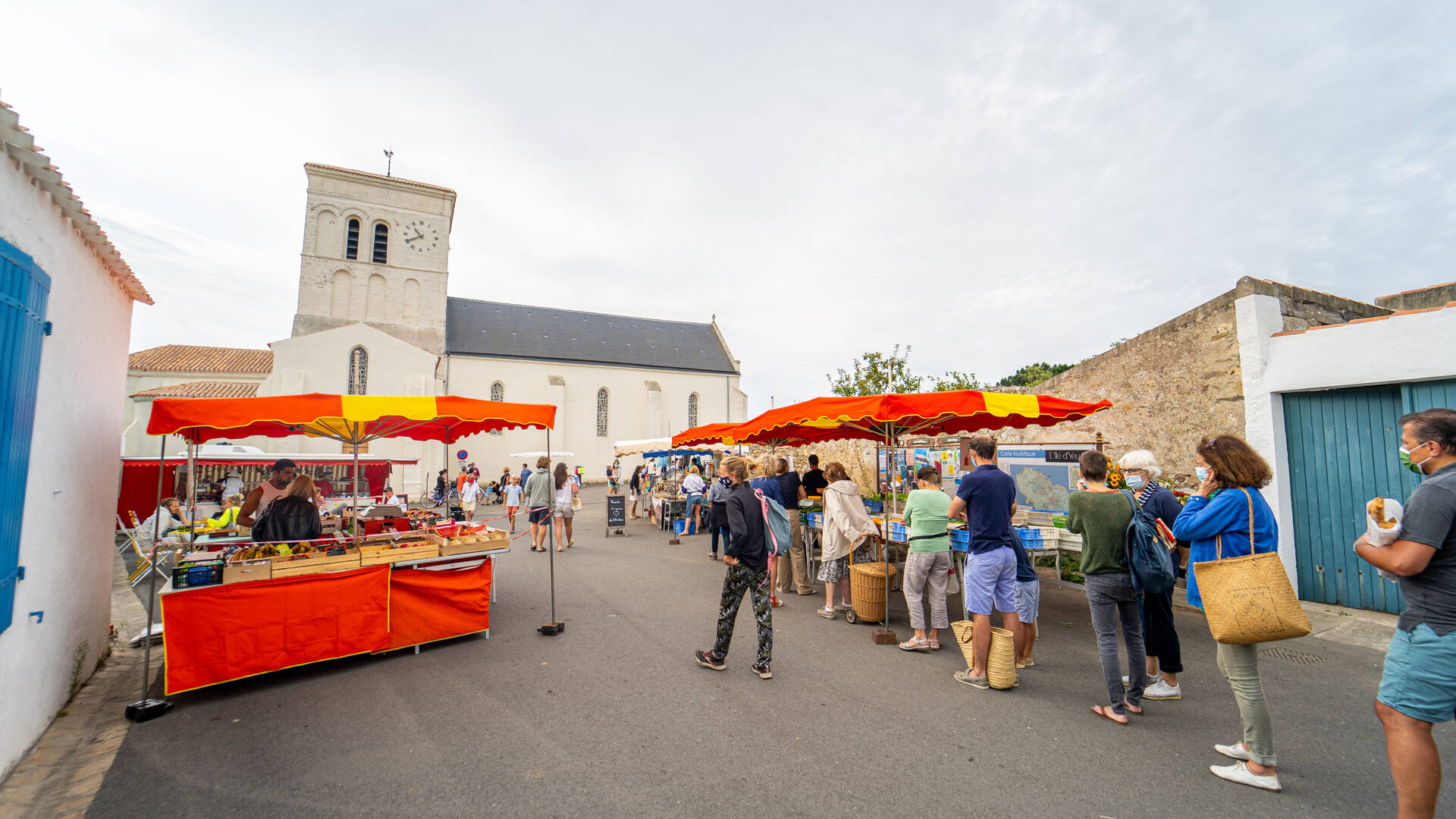 Marché de Saint-Sauveur à l'ile d'Yeu ouvert en juillet et août