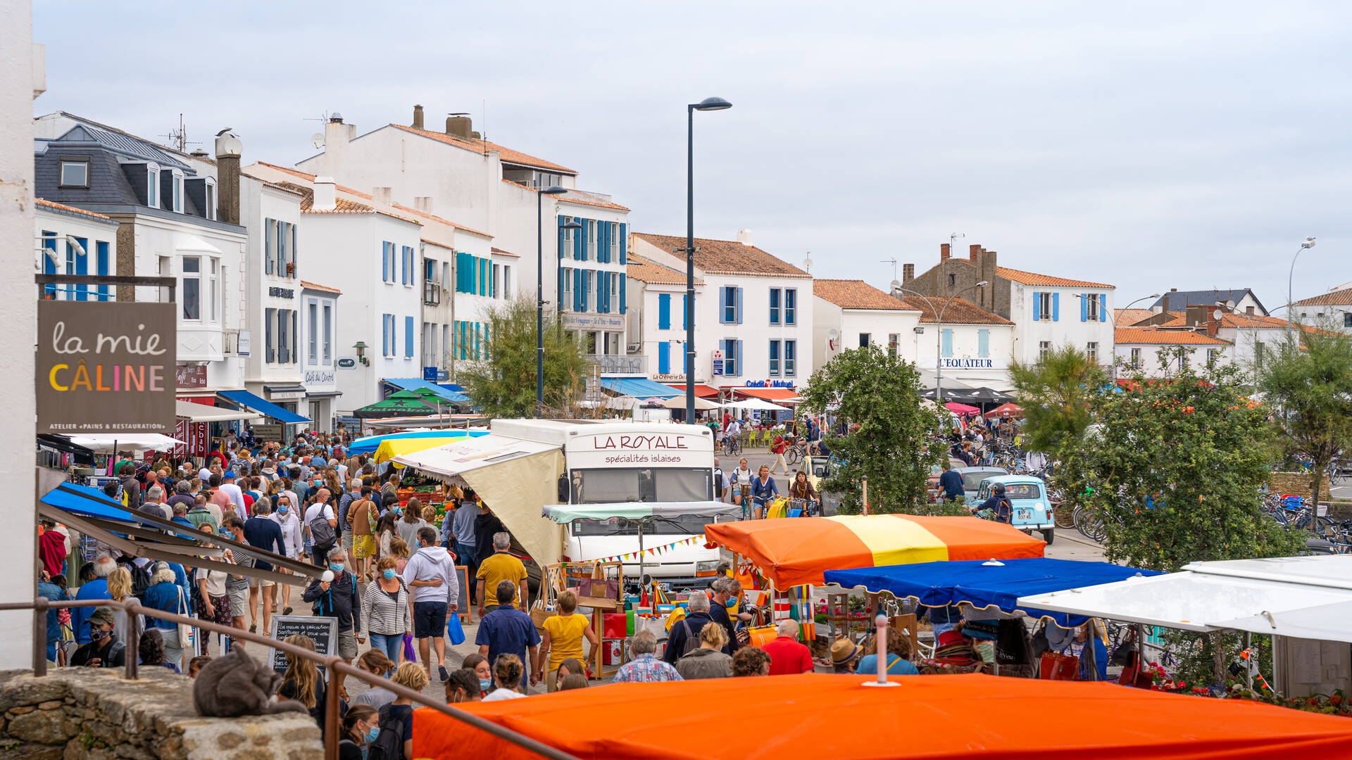 Marché de Port-Joinville à l'ile d'Yeu ouvert toute l'année